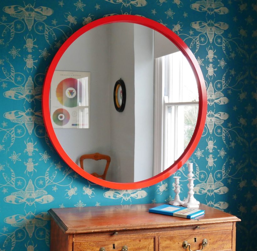 Large round wall mirror in red lacquer image
